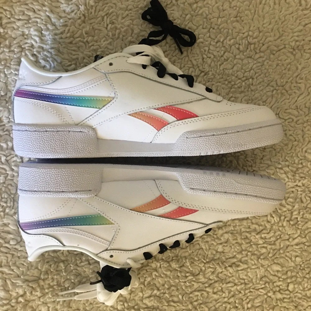 Reebok - Picture 6 of 11